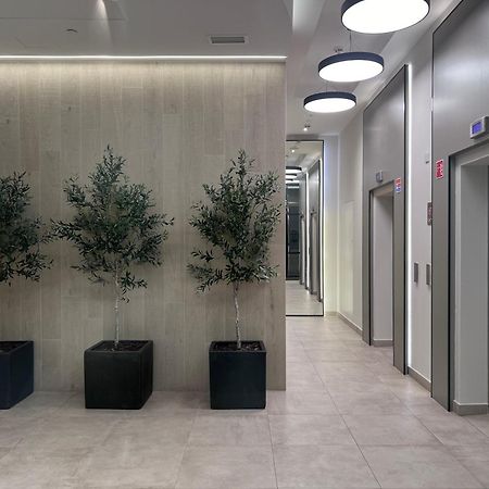 Deluxe 1-Bed Apartment In The City Centre ジブラルタル エクステリア 写真